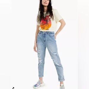 LNC Vanilla Star ripped junior/women’s mom jeans